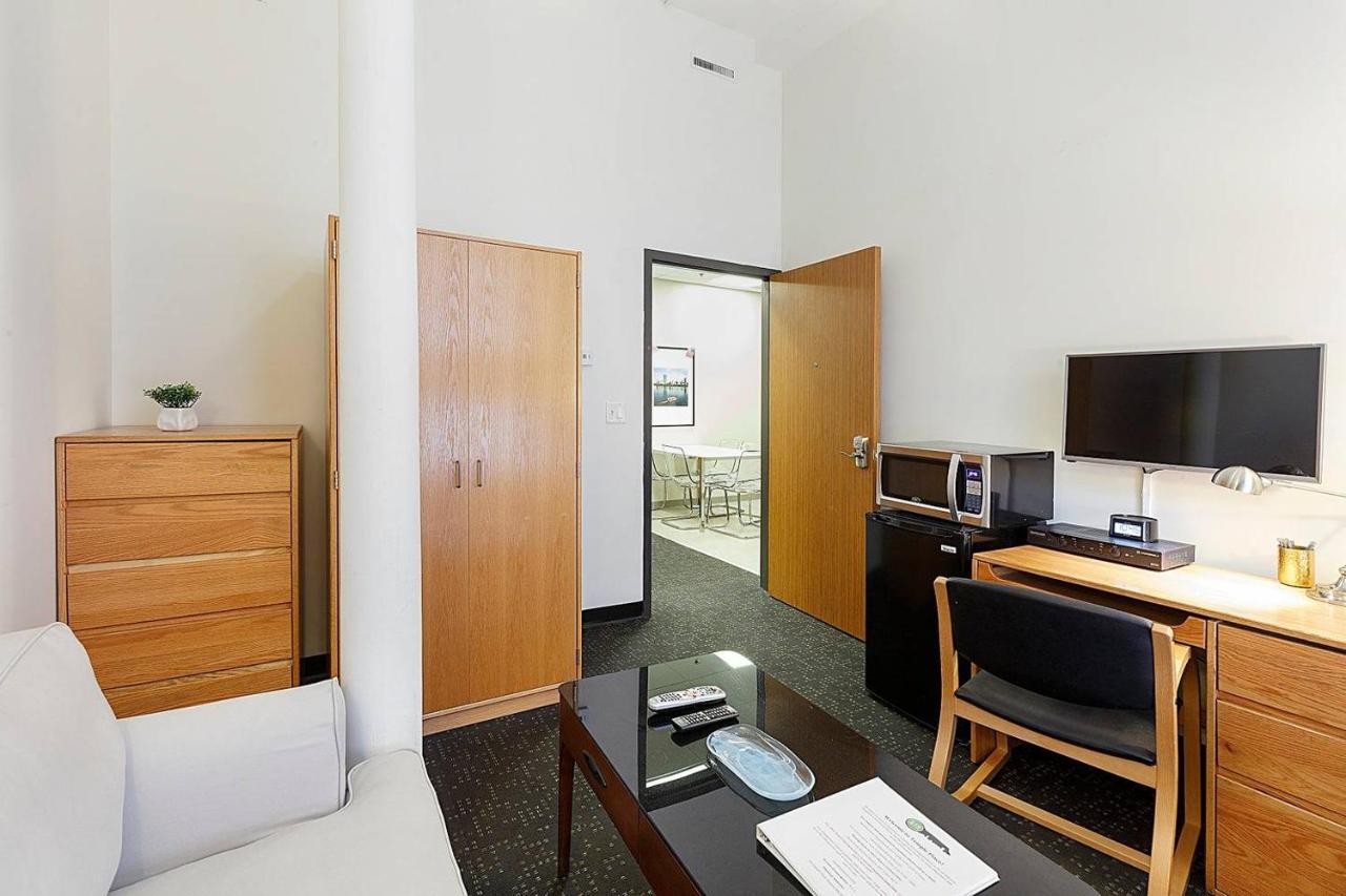 Studio Ready 4 Students & Traveling Professionals! 310 Διαμέρισμα Βοστώνη Εξωτερικό φωτογραφία